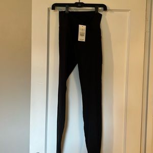NWT black Halara leggings. Athletic